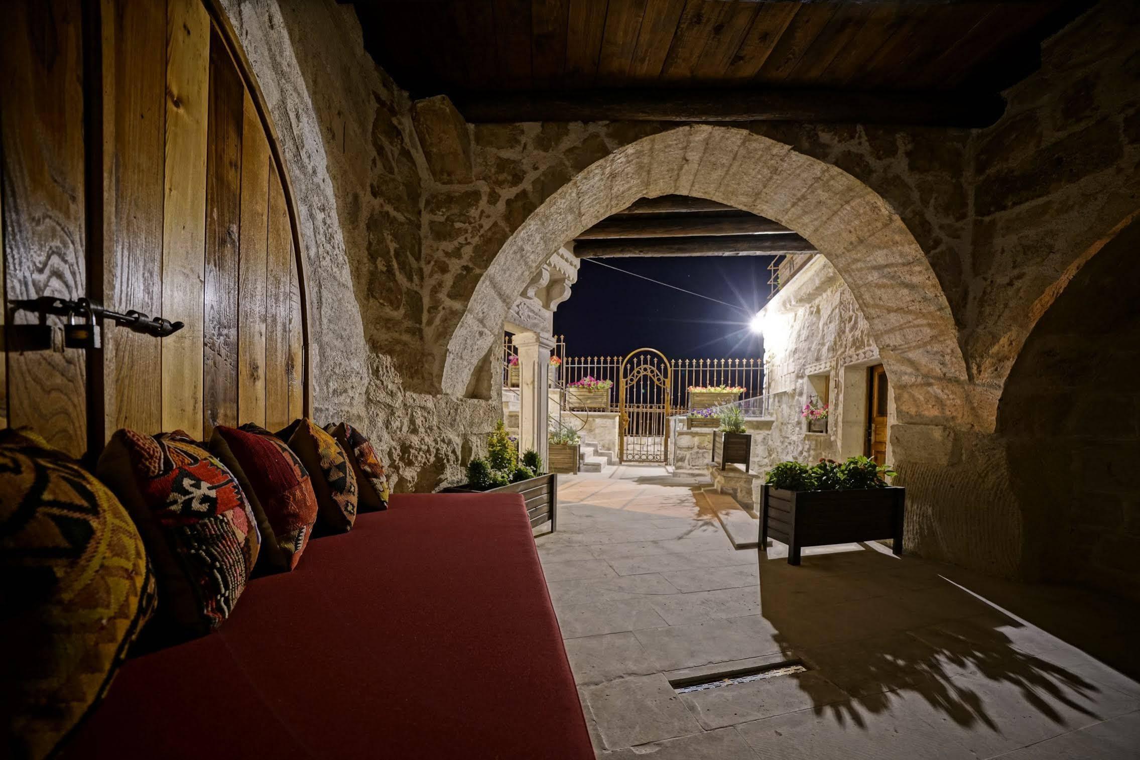Vigneron Cave Hotel Nevşehir Exterior photo